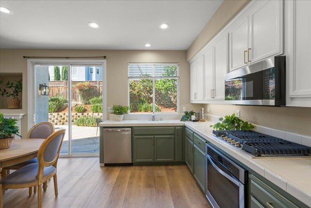 935 Oak Brook Way, Gilroy, CA 95020