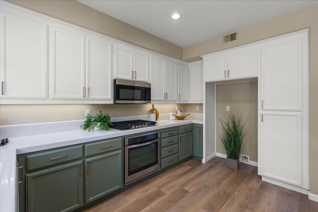 935 Oak Brook Way, Gilroy, CA 95020