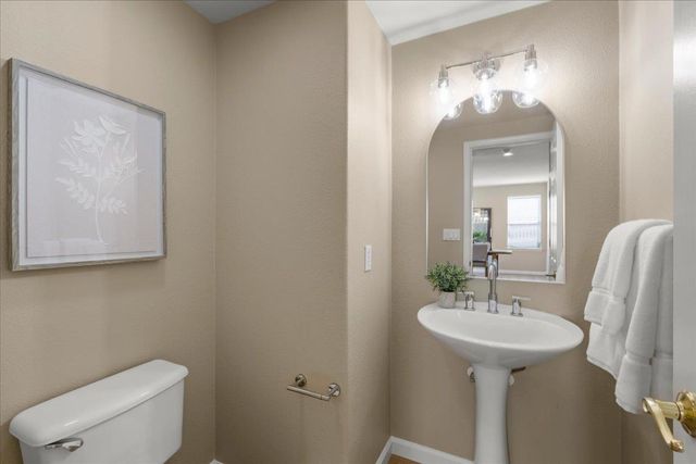 935 Oak Brook Way, Gilroy, CA 95020