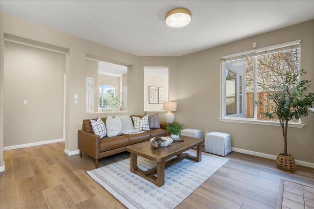 935 Oak Brook Way, Gilroy, CA 95020