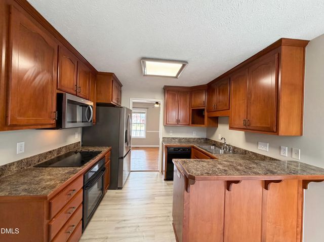 4565 Canasta Court, Hope Mills, NC 28348