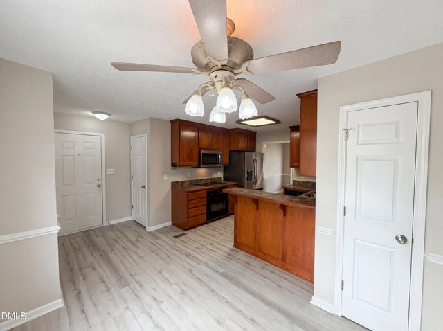 4565 Canasta Court, Hope Mills, NC 28348