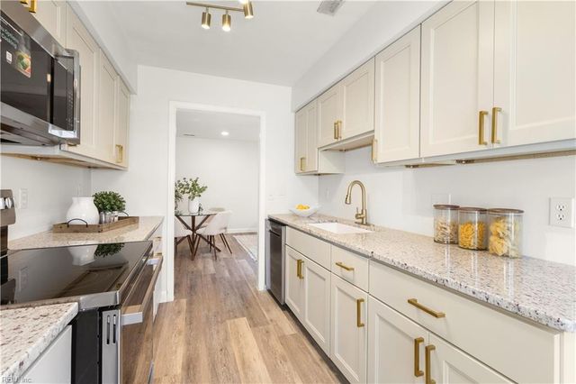 2408 Julie CT, Virginia Beach, VA 23454