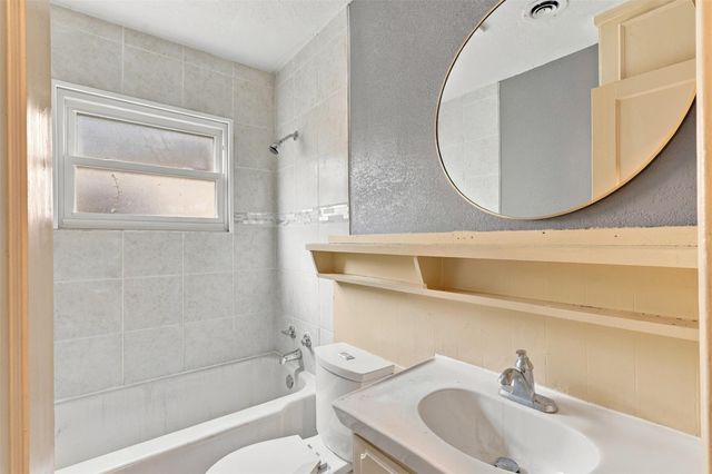8421 Baker Drive, Houston, TX 77017
