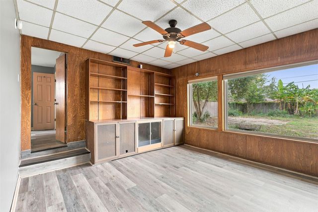 8421 Baker Drive, Houston, TX 77017