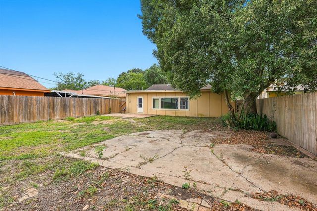 8421 Baker Drive, Houston, TX 77017