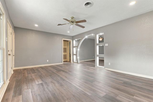 8421 Baker Drive, Houston, TX 77017