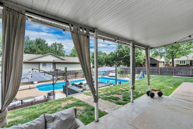 1715 Post Ct, El Dorado, KS 67042