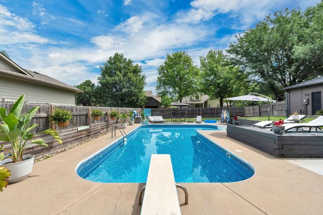 1715 Post Ct, El Dorado, KS 67042