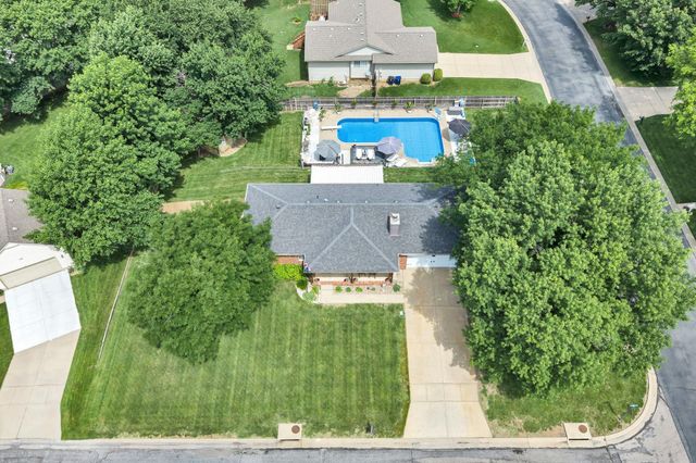 1715 Post Ct, El Dorado, KS 67042