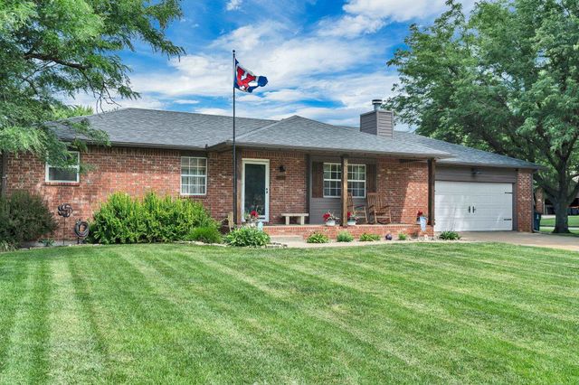 1715 Post Ct, El Dorado, KS 67042