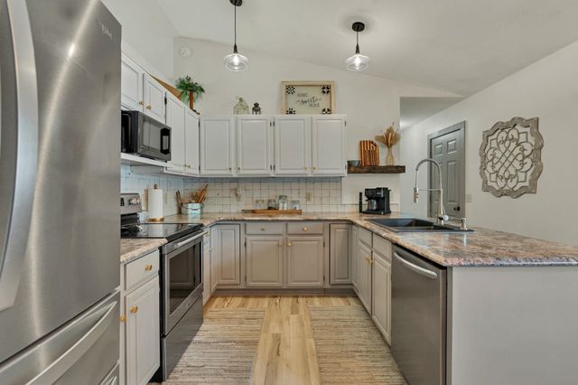 1715 Post Ct, El Dorado, KS 67042