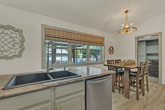 1715 Post Ct, El Dorado, KS 67042