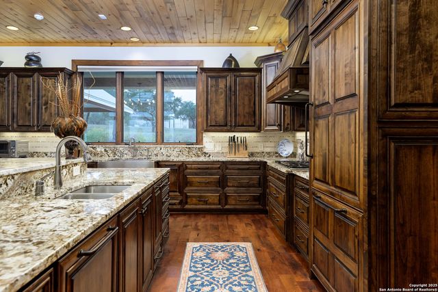 211 Poehnert, Boerne, TX 78006