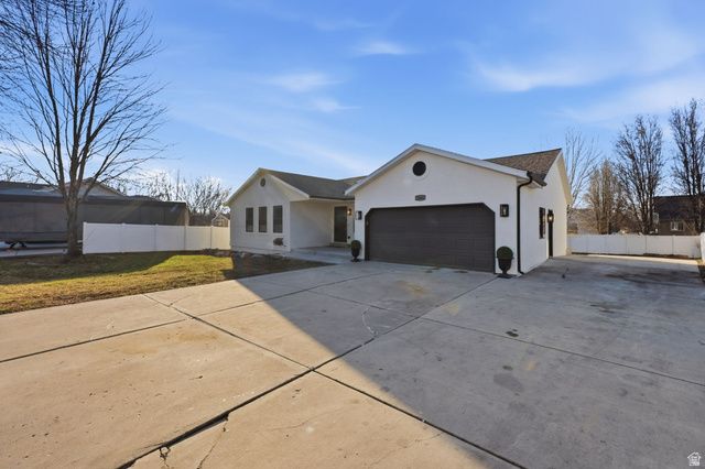 1048 S 925 W, Woods Cross, UT 84087
