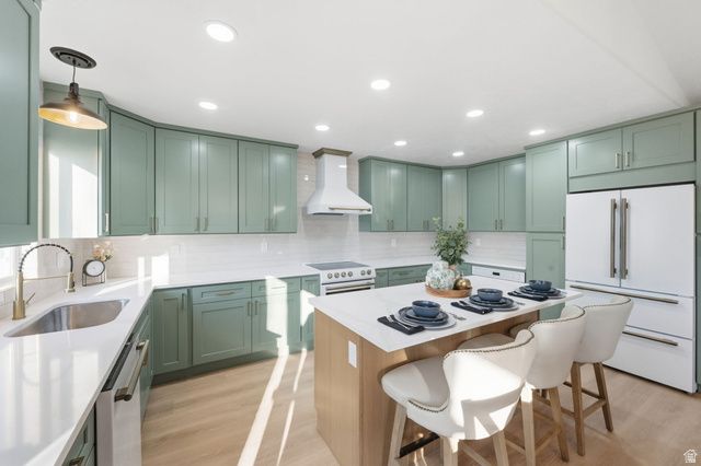 1048 S 925 W, Woods Cross, UT 84087