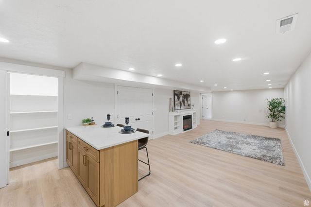 1048 S 925 W, Woods Cross, UT 84087