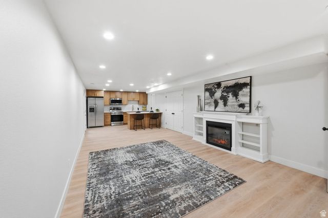 1048 S 925 W, Woods Cross, UT 84087