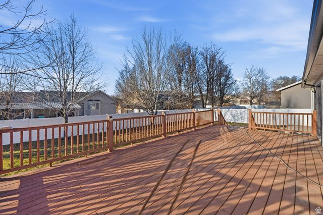1048 S 925 W, Woods Cross, UT 84087
