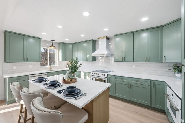 1048 S 925 W, Woods Cross, UT 84087