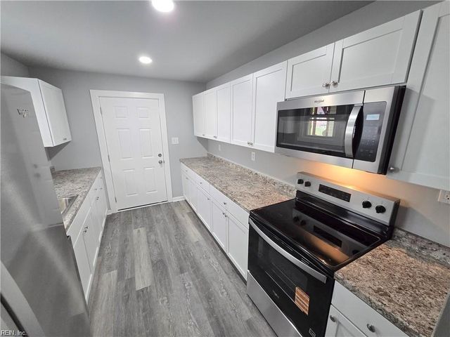 22 Riverview AVE, Portsmouth, VA 23704