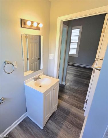 22 Riverview AVE, Portsmouth, VA 23704