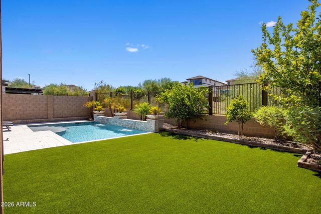 2323 W DUANE Lane, Phoenix, AZ 85085