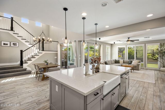 2323 W DUANE Lane, Phoenix, AZ 85085