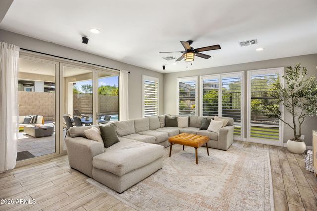 2323 W DUANE Lane, Phoenix, AZ 85085