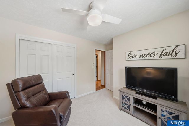5101 S Bennington Place, Lincoln, NE 68516