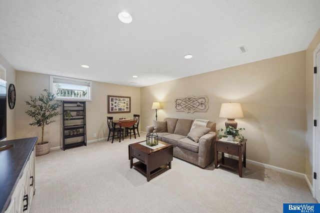 5101 S Bennington Place, Lincoln, NE 68516