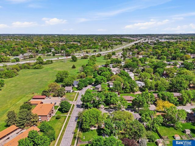 5101 S Bennington Place, Lincoln, NE 68516
