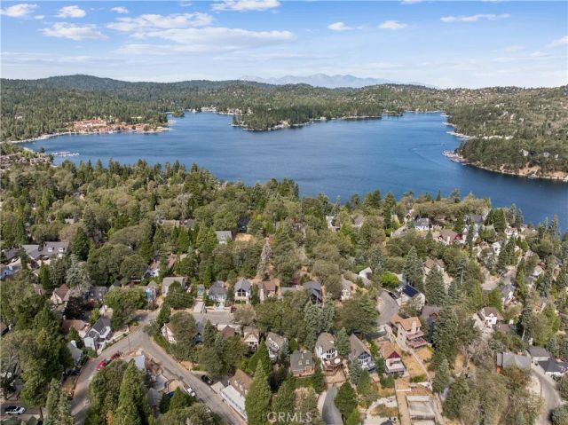 28815 Cedar, Lake Arrowhead, CA 92352