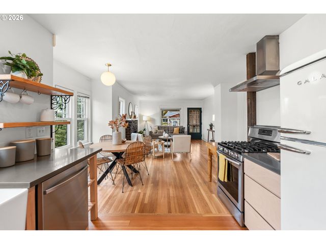 7405 N BURRAGE Ave, Portland, OR 97217