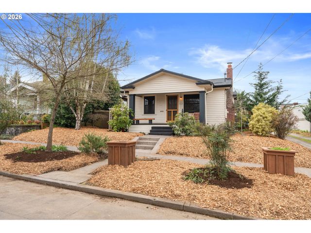 7405 N BURRAGE Ave, Portland, OR 97217