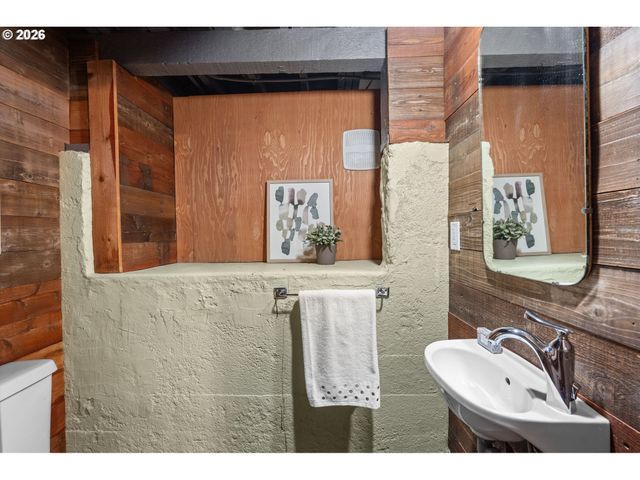 7405 N BURRAGE Ave, Portland, OR 97217