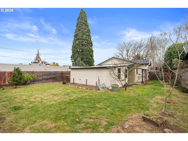7405 N BURRAGE Ave, Portland, OR 97217