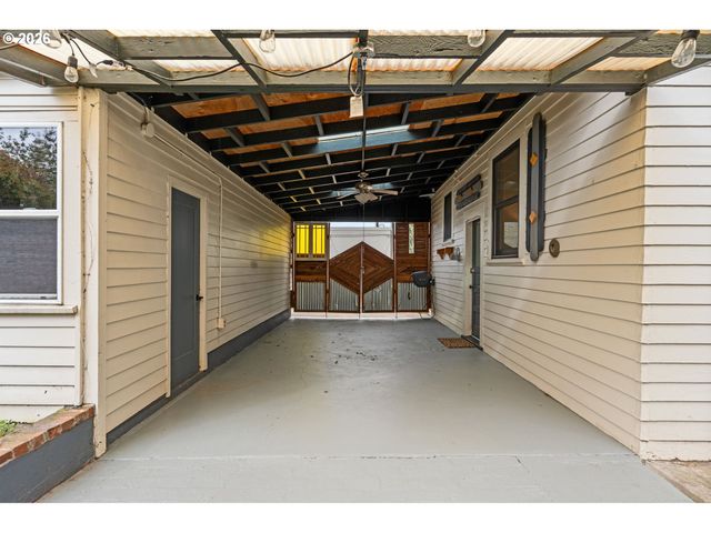 7405 N BURRAGE Ave, Portland, OR 97217