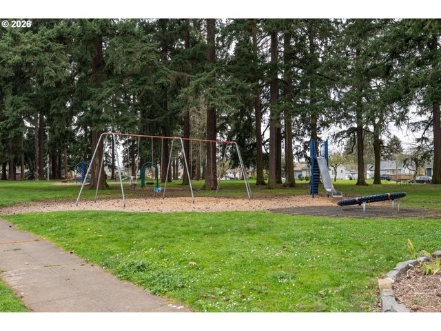 7405 N BURRAGE Ave, Portland, OR 97217