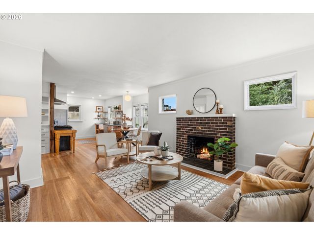 7405 N BURRAGE Ave, Portland, OR 97217