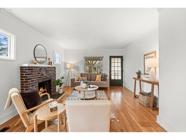 7405 N BURRAGE Ave, Portland, OR 97217