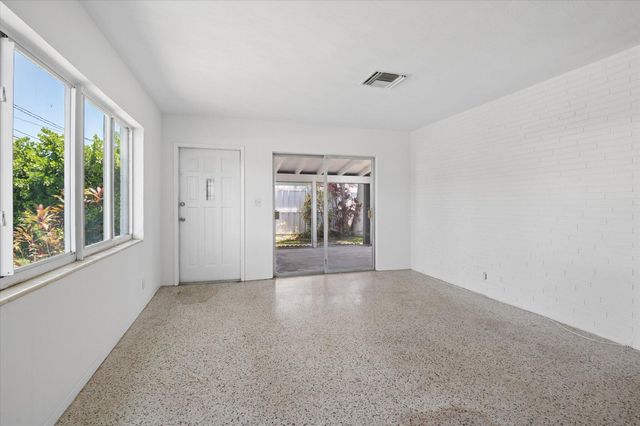 1158 Grant Street, Hollywood, FL 33019