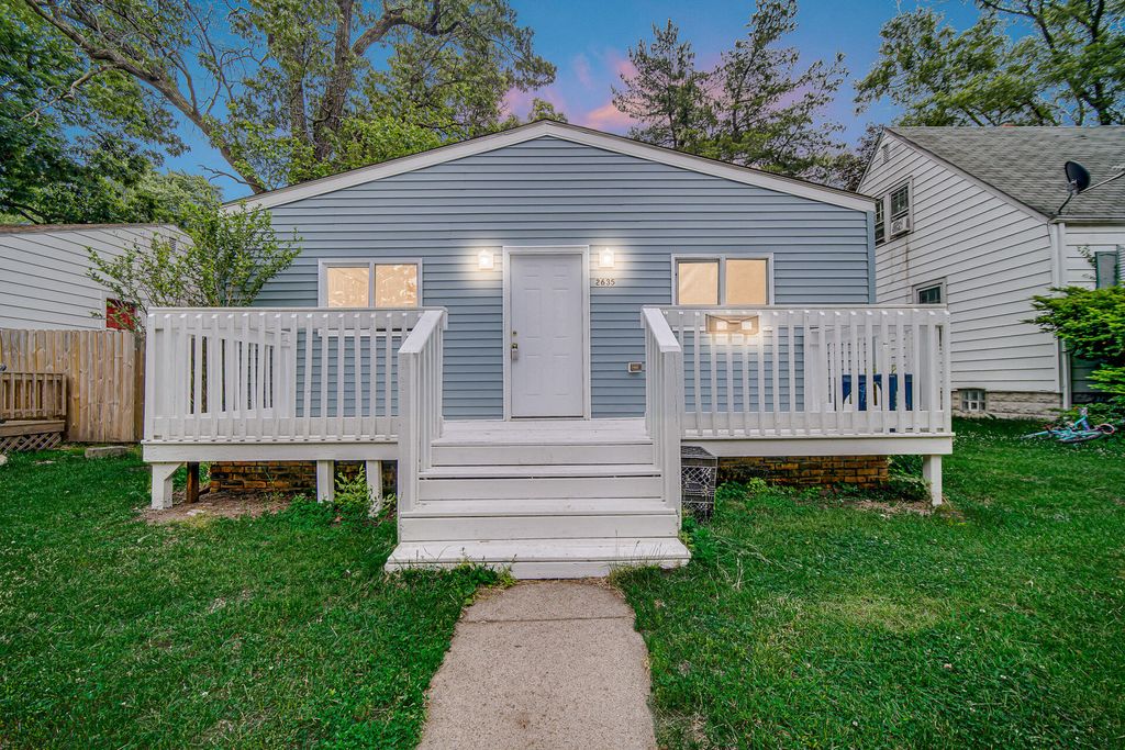 2635 Knox Street, Lake Station, IN 46405