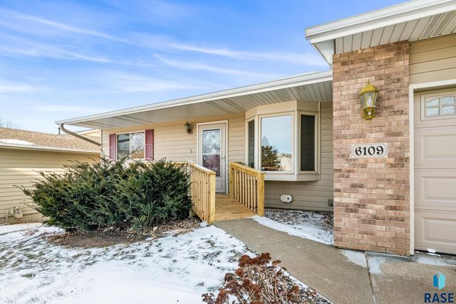 6109 W 43rd St Street, Sioux Falls, SD 57106