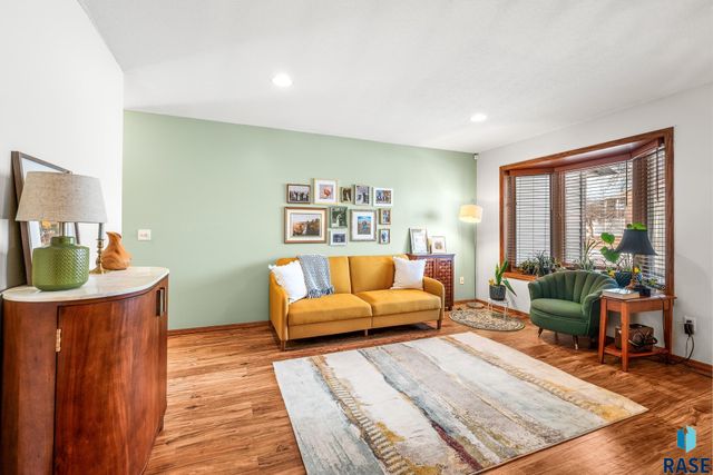 6109 W 43rd St Street, Sioux Falls, SD 57106