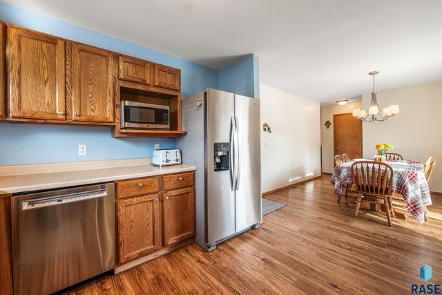 6109 W 43rd St Street, Sioux Falls, SD 57106