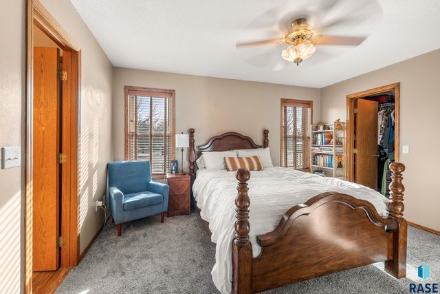 6109 W 43rd St Street, Sioux Falls, SD 57106