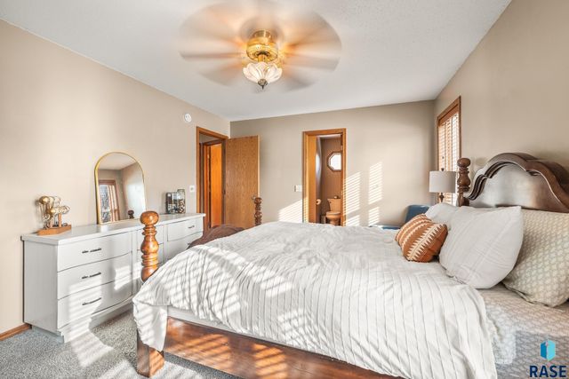 6109 W 43rd St Street, Sioux Falls, SD 57106