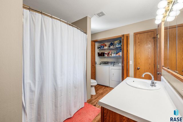 6109 W 43rd St Street, Sioux Falls, SD 57106