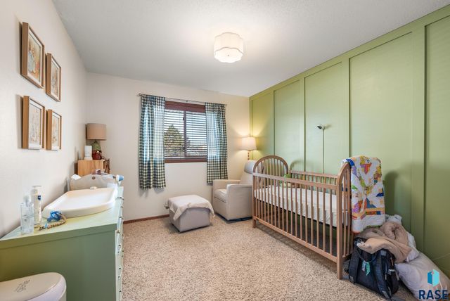 6109 W 43rd St Street, Sioux Falls, SD 57106